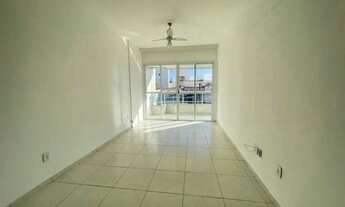 Imagem 5: Apartamento à venda com 2 quartos, 1 suíte, varanda de frente para rua, 1 vaga de garagem