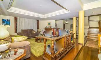 Imagem 2: Sobrado com 4 quartos e 4 vagas em Petrópolis