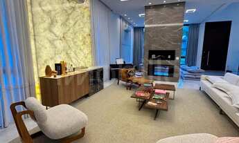 Imagem 3: Mansão mobiliada no Condomínio Chácara Flora, em Itapema