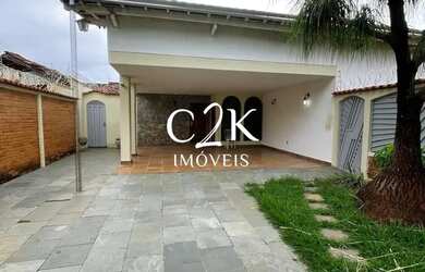 Imagem 3: Casa Térrea Nascente com Amplo Jardim e 3 Salas Setor Coimbra