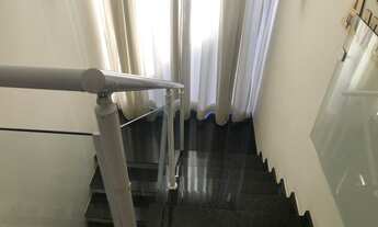 Imagem 3: Casa de condomínio sobrado para venda tem 232 metros quadrados com 4 quartos