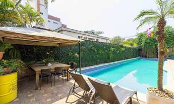 Imagem 2: Casa para venda tem 456 metros quadrados com 4 quartos em Jardim Guedala - São Paulo - SP