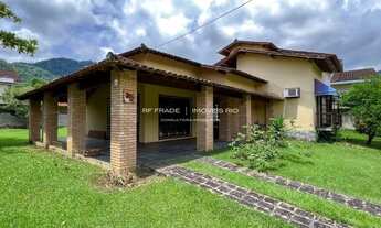 Imagem 4: Imóvel localizado em rua tranquila no condomínio Porto Frade