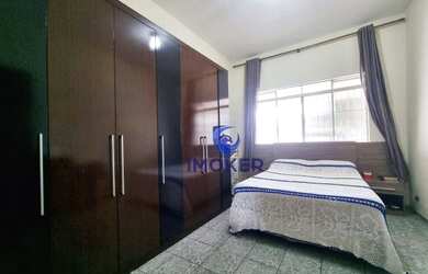 Imagem 5: Residência multifamiliar com salão comercial; 3 moradias da mesma família; 3 vagas