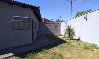 Imagem 4: Ótima casa, 3 quartos, esquina, grande quintal!