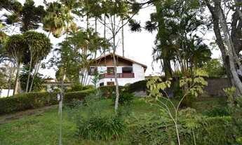 Imagem: Linda casa em área nobre c/ 3.780m² jardim