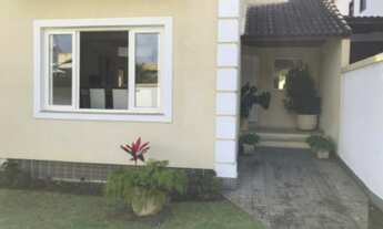 Imagem: Crystal Lake 5 suites piscina e sótão