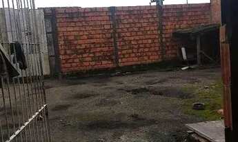 Imagem 3: Vendo terreno grande construído