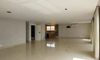 Imagem 7: Excelente com 270 m2 e duas vagas em rua arborizada e tranquila