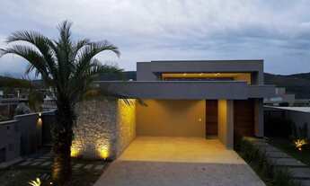 Imagem 2: Casa Nova Linear em Alphaville, Residencial Costa Laguna, 260 m, 4 quartos, piscina