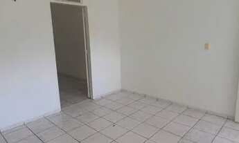 Imagem 5: Casa no J. Bonifácio, ao lado do Colégio Farias Brito. Esquina c/ R. Barão do Rio Branco