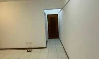 Imagem 2: Moura Corretora - Aluga Apartamento no Marco com 2/4, 1 vaga de garagem, no Edificio Rio V