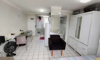 Imagem 7: Apartamento para venda possui 32 metros quadrados, em Candeias, 30 metros da praia