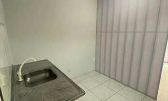 Imagem 3: Kitnet 3 peças + quintal em Anápolis