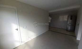 Imagem 2: Apartamento térreo com patio com 2 dormitórios - Olaria / Canoas