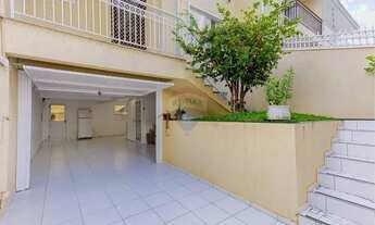 Imagem 2: Sobrado triplex com 205m² - 3 quartos ( 1 suíte com sacada ) com quintal e amplo espaço