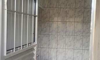 Imagem: Sobrado de 2 cômodos grandes com área