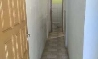 Imagem 2: Aluga-se kitnet Casa com 1 dormitório