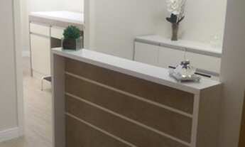 Imagem 4: Sala comercial mobiliada e decorada no Medplex Torre Norte/Saúde para venda - Porto Alegre