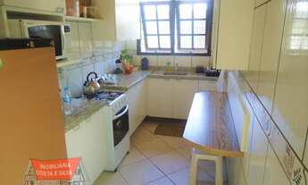 Imagem 2: Excelente casa com piscina, localizada no centro de Imbé