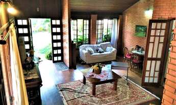 Imagem 3: Casa para venda possui 300 metros quadrados com 3 quartos em Cacupé - Florianópolis - SC