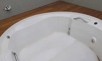 Imagem 6: Sobrado a venda possui 146 m2 com 3 quartos e 3 suites, no bairro Água Verde - Curitiba/Pr