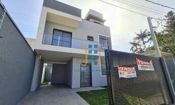 Imagem 2: Sobrado com terraço, de frente para rua no Cajuru