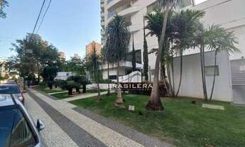 Imagem 2: Belíssimo prédio com imponente fachada em frente ao Parque Flamboyant