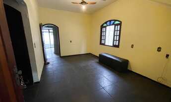 Imagem 3: Casa para venda possui 350 metros quadrados com 6 quartos ampla casa com varanda gourmet