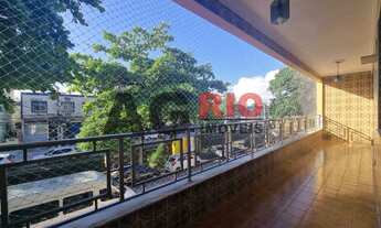 Imagem 4: Casa de rua-LOCAÇÃO-Jardim Sulacap-Rio de Janeiro-RJ