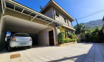 Imagem 4: Sobrado com porteira fechada no Canto do Forte