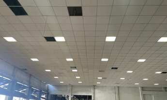 Imagem 7: Depósito 3500m² na Av. Assis Brasil, com estacionamento fechado