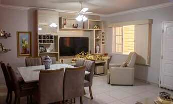 Imagem 5: Excelente casa duplex meio lote, com uma ótima área gourmet com piscina no Centro/Novo Rio