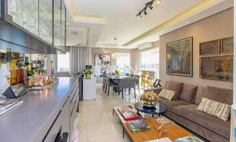 Imagem 5: Apartamento à venda na Vila Mariana, com 160 m², 3 suítes espaçosas, 4 vagas, edifício com