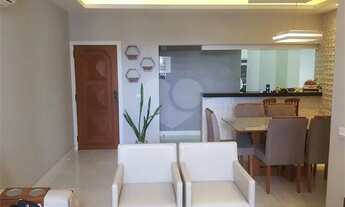 Imagem 7: Quot;Apartamento moderno com piso em porcelanato e cozinha americana na Haddock Lobo, Tij