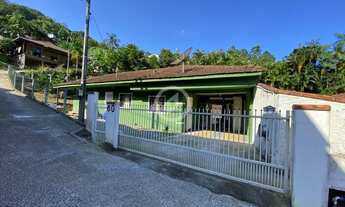 Imagem 2: Casa à venda no bairro Centro - Guaramirim/SC