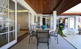 Imagem 3: Oportunidade imperdível! Linda casa com 3 quartos, sendo 1 suíte e 4 vagas de garagem à ve