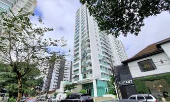 Imagem 2: Apartamento com 2 quartos, sendo 1 suíte, sacada com churrasqueira e elevador no bairro Ce