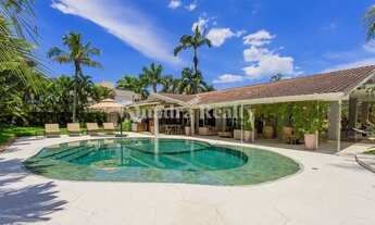 Imagem: Casa com espaço gourmet ao lado da quadra