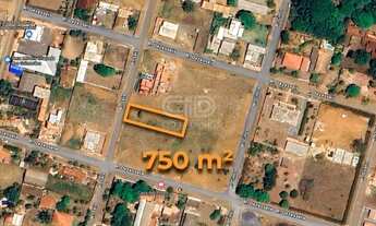 Imagem: Terreno com 750m² no centro de Chapada
