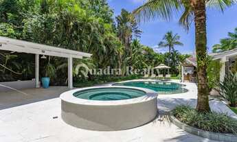 Imagem 5: Casa com espaço gourmet ao lado da quadra de tênis