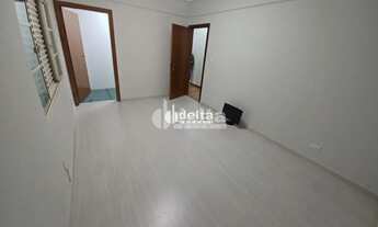 Imagem 7: Casa comercial com 7 salas disponível para venda no bairro Fundinho em Uberlândia - MG