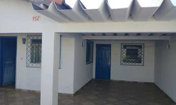 Imagem 2: Casa a venda 3 quartos com 1 suíte; Área total 452,00 m²; Ótima localização; St. São José