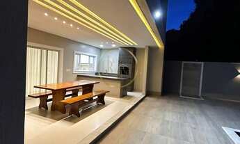 Imagem: Casa 4 Suítes à Venda no Outeiro da Glória