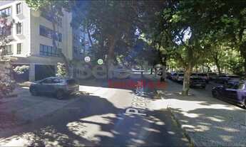 Imagem 4: Casa comercial excelente de 500m², na Praça Santos Dumont, disponível para locação. Ideal