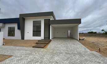 Imagem 2: Casa de Luxo com 3 Suítes e Área Gourmet em Condomínio Fechado - Agende Sua Visita!