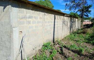 Imagem 3: Sitio com Galpão de 180M2 e boa area de terra em São Pedro da Aldeia Facil acesso