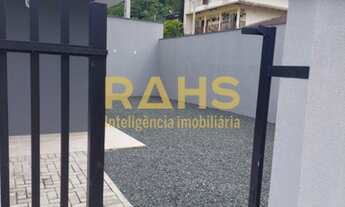 Imagem 2: Geminado Sobrado de esquina com 3 quartos sendo 1 suite no Bairro Iririu