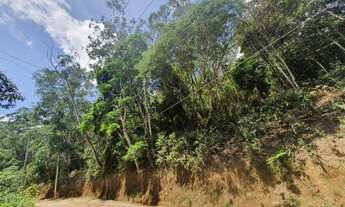 Imagem 2: Vista indevassável para um vale de montanhas na rua Geneve!