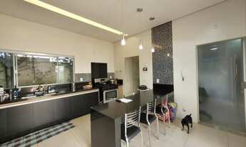 Imagem 6: Casa de condomínio térrea para venda possui 200 metros quadrados com 3 quartos